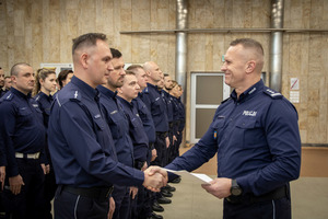 policjanci podczas mianowania na wyższe stopnie służbowe.