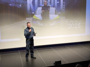 Komendant Powiatowy Policji w Zgierzu podczas obchodów 100-lecia Kobiet w Policji