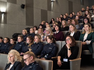 Zaproszeni goście podczas obchodów 100-lecia Kobiet w Policji