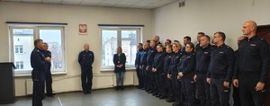 Policjanci podczas uroczystej zbiórki