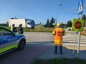 Policjanci dbający o bezpieczeństwo w rejonie szkół